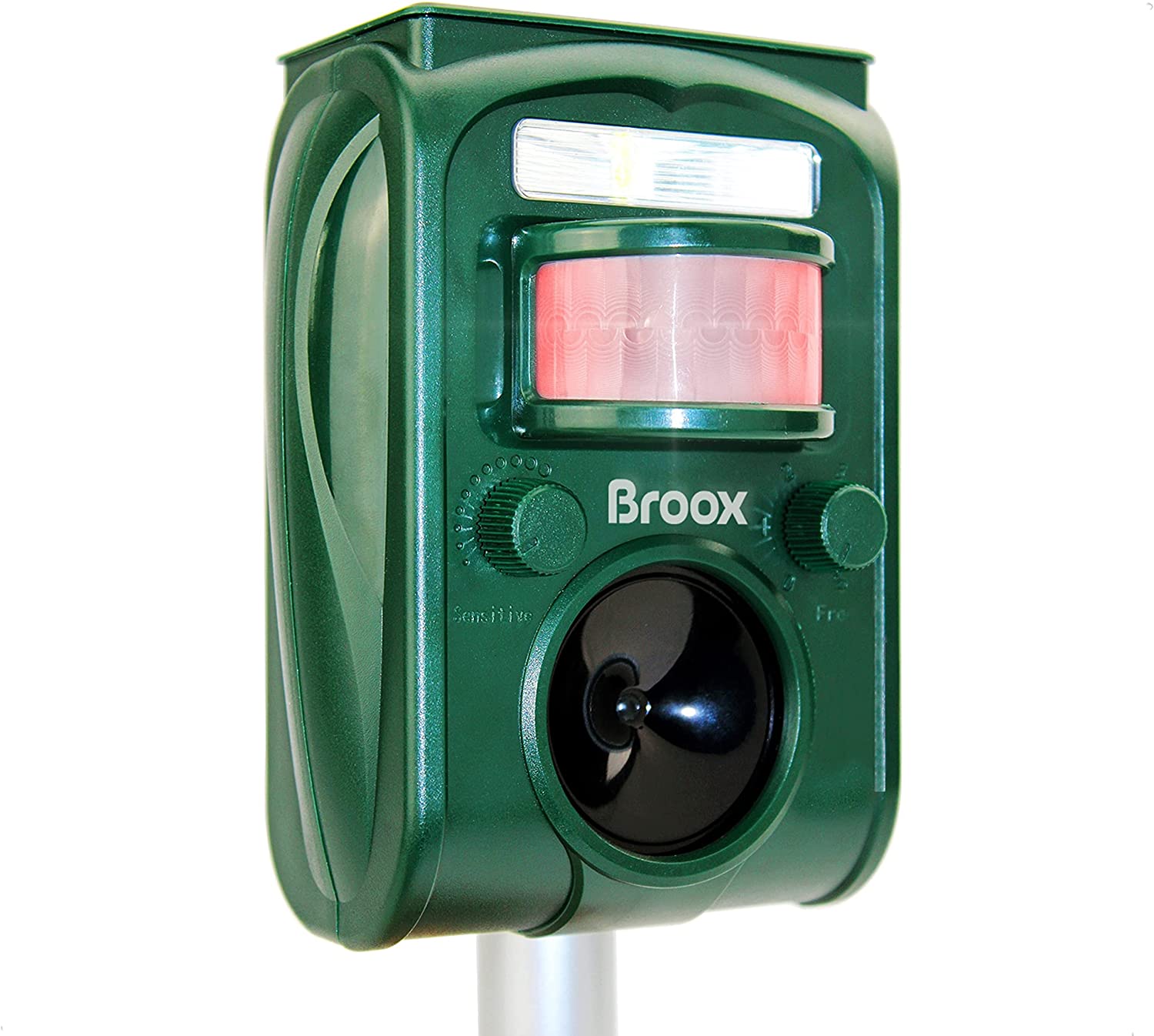 Review of Broox Solar Ultrasonic Animal Repeller
